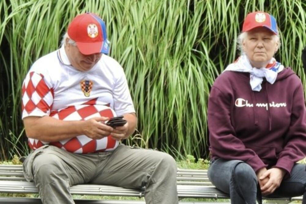 SRBI NISU SAMI: Novak ujedinio region, HRVATSKI PAR SA KAČKETIMA SRBIJE - slika iz Melburna obišla ceo svet! (FOTO)