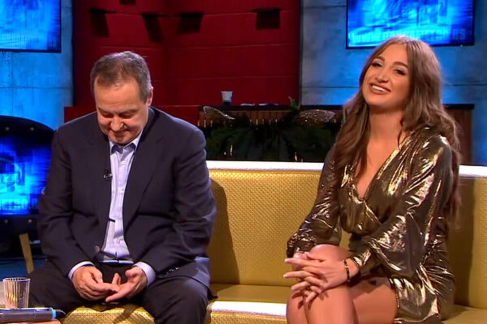 SNAJKA IVICE DAČIĆA SKINULA SVU ODEĆU: Napravila POZU od koje se DIŽE PRITISAK, obline vredne MILION DOLARA!