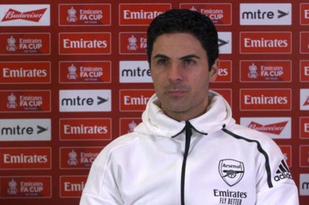 ARSENAL ĆE PRVI PUT U ISTORIJI IGRATI U SKROZ BELIM DRESOVIMA: Londonski klub ima jak razlog! (FOTO)