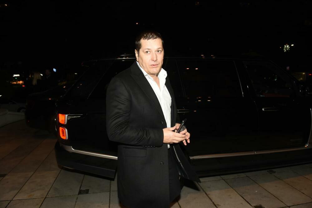 KOMŠIJE RAZOTKRILE ACU PEJOVIĆA! Otkrile da se RAZDVOJIO OD SUPRUGE, ovo mu je PRAVO LICE!