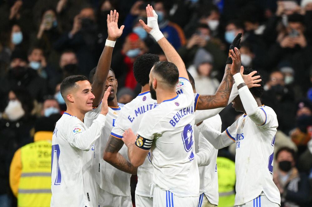 BENZEMA PREŠAO 300.GOL U DRESU REALA! KRALJEVI LAKO SA "SLEPIM MIŠEVIMA"!