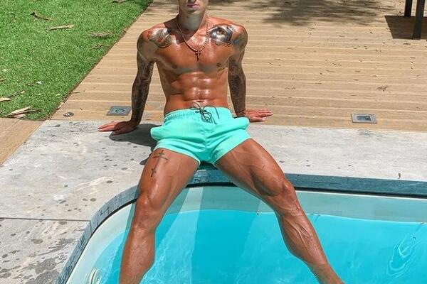 PRAVO NIOTKUDA! Skandal majstor Vranješ ponovo u CENTRU pažnje!