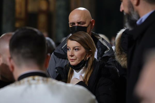 SIN VIKI MILJKOVIĆ ŽELI DA POSTANE SVEŠTENIK?! Oglasila se pevačica i objasnila O ČEMU JE REČ!