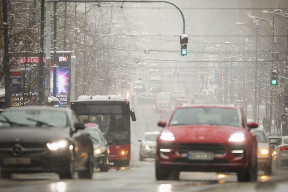 VOZAČI OPREZ! Očekuju se klizavi kolvozi