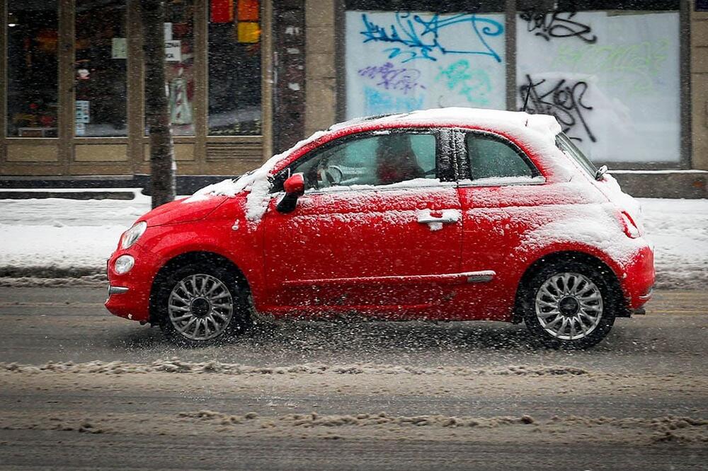 ZIMSKI USLOVI VOŽNJE, sneg na putevima prvog prioriteta