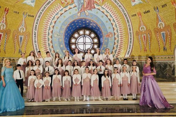 Anđeoski glasovi u Božijem hramu