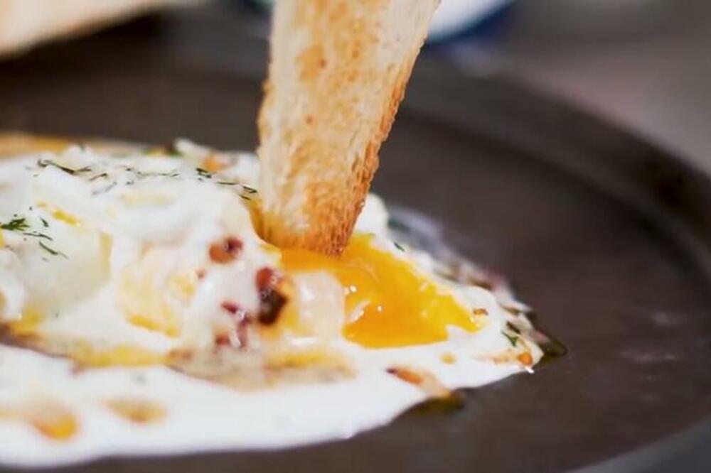 DRŽI VAS SITIM SATIMA, A TOPI VIŠAK KILOGRAMA: Lanena kaša sa jajima, orasima, ali i AVOKADOM!