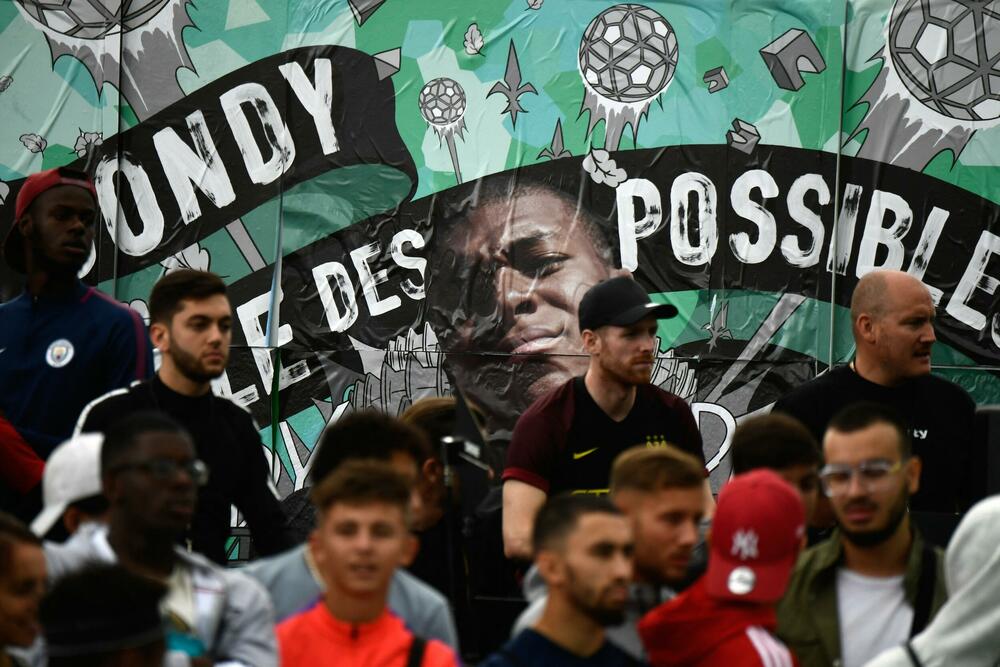 Kilijan Mbape, Mural, Navijači