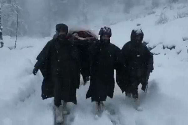 TRUDNICA U ZAVEJANOM SELU MORALA HITNO U BOLNICU, BILA U KRITIČNOM STANJU: O podvigu VOJNIKA svi PRIČAJU! (VIDEO)