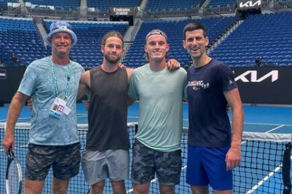 AUSTRALIJANCI ĆE BITI BESNI: Pogledajte sa kim trenira Novak Đoković! (FOTO)