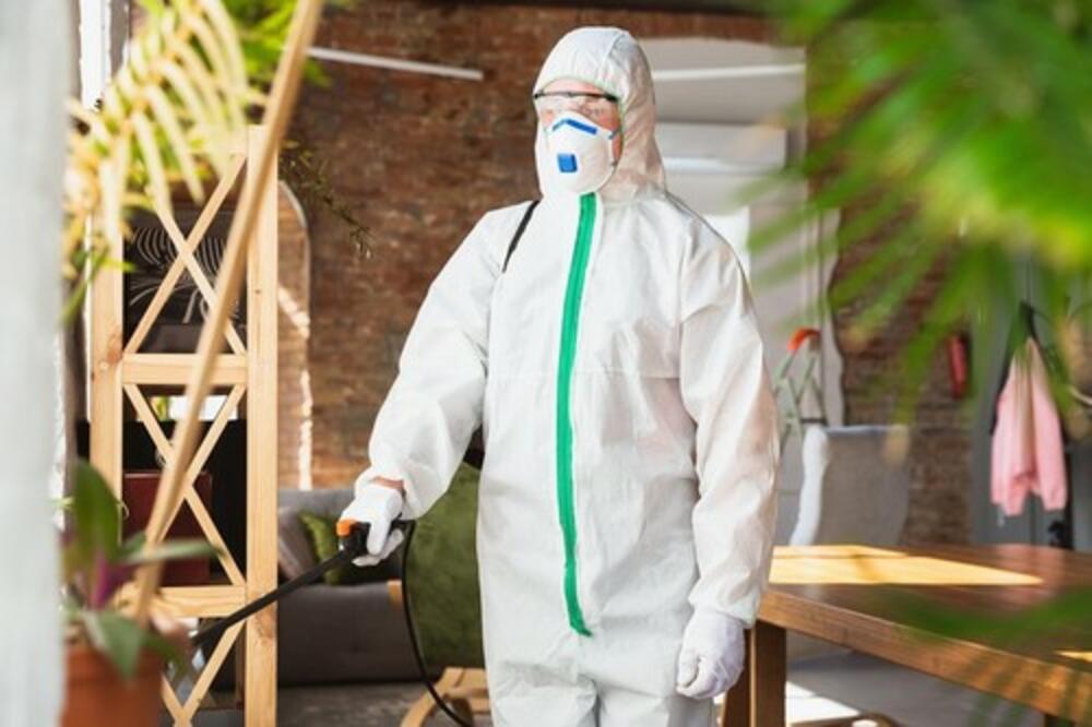 Korona, Kovid, Pandemija, Omikron, Zaštita, Odelo, Maska, Rukavice