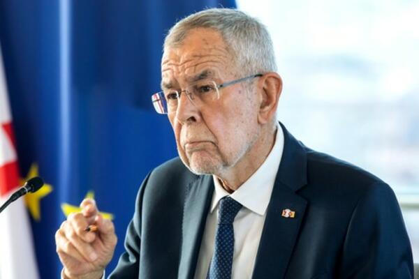 AUSTRIJSKI PREDSEDNIK HITNO HOSPITALIZOVAN: Doživeo NEZGODU