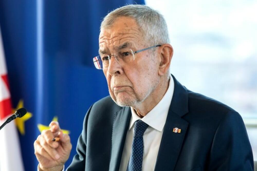 AUSTRIJSKI PREDSEDNIK HITNO HOSPITALIZOVAN: Doživeo NEZGODU