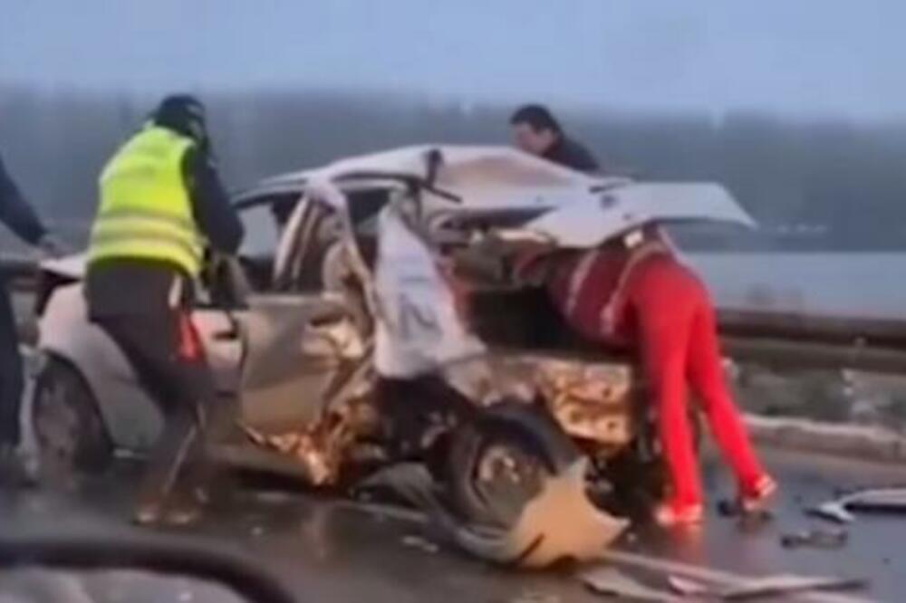 DOKTORKA PREKO GEPEKA UŠLA DA POMOGNE U NESREĆI NA PUPINOVOM MOSTU! Ona je HEROJ dana! (FOTO)