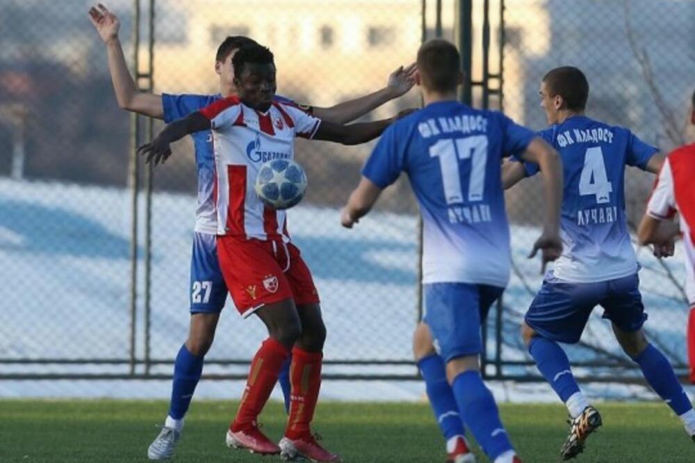 IZNENADNA AKCIJA U ZVEZDI! Nude stranca za NIŠLIJU