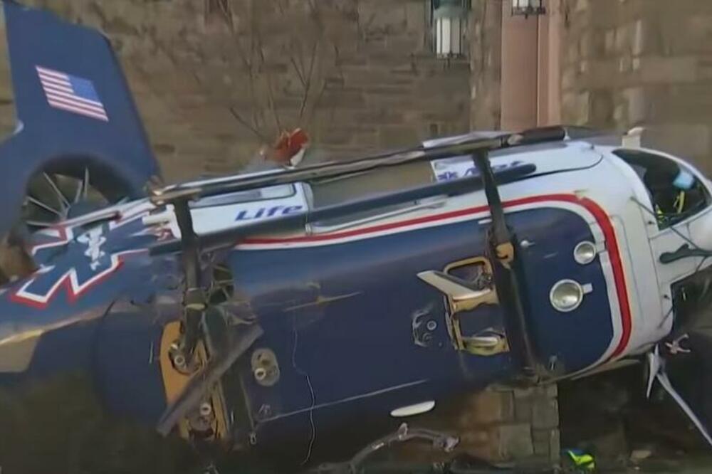 DRAMATIČNI SNIMCI PADA HELIKOPTERA U MADRIDU: Jedan pilot sam izašao iz olupine, drugog izvukli spasioci (VIDEO)