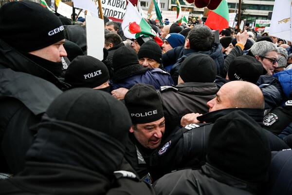 RASKOL U BUGARSKOJ! Pale teške pretnje