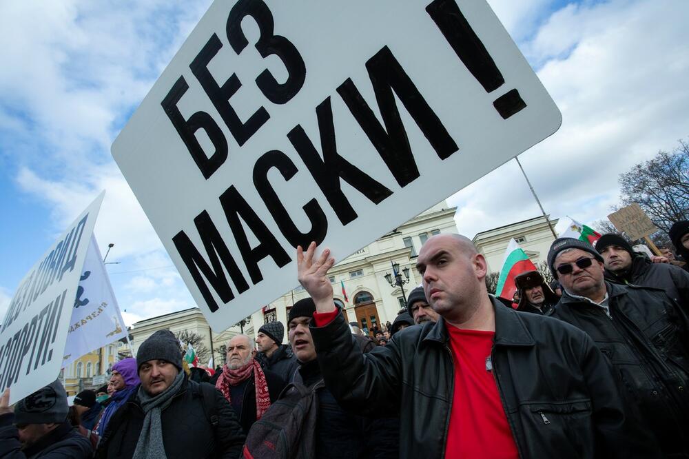 BURNI PROTESTI U BUGARSKOJ! Demonstranti pokušali da UPADNU u SKUPŠTINU, sukobili se sa POLICIJOM (FOTO/VIDEO)