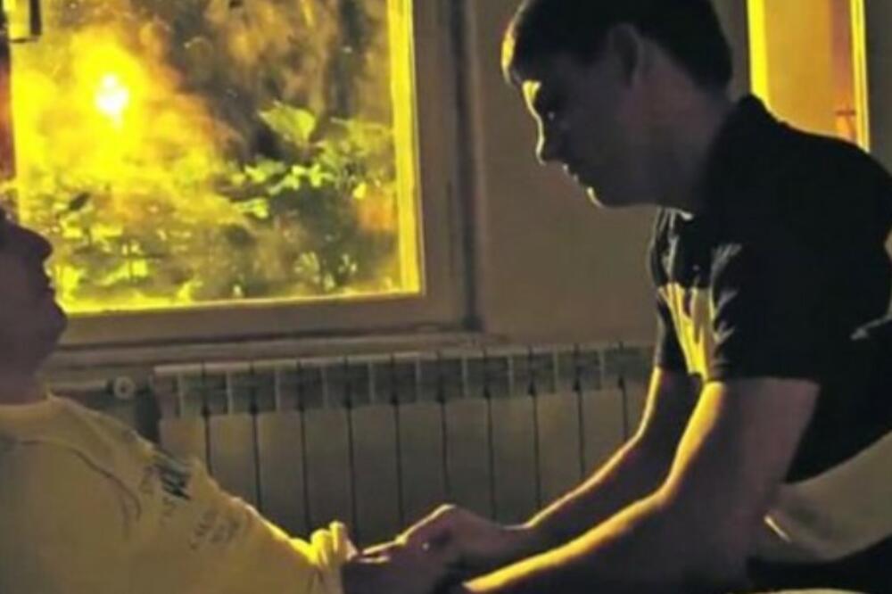 NAŠA DVA POZNATA GLUMCA UHVAĆENA U GEJ AKCIJI! (FOTO)