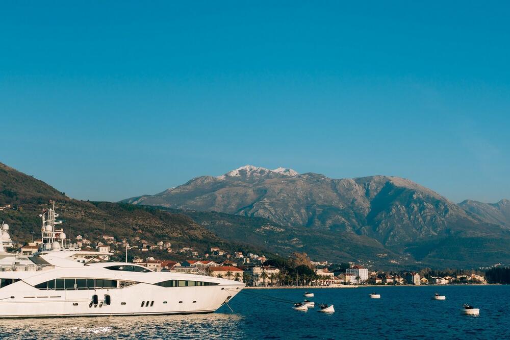 Ovo mesto u Crnoj Gori porede sa Ibicom, samo za mnogo manje para: Nije Velika plaža u Ulcinju!