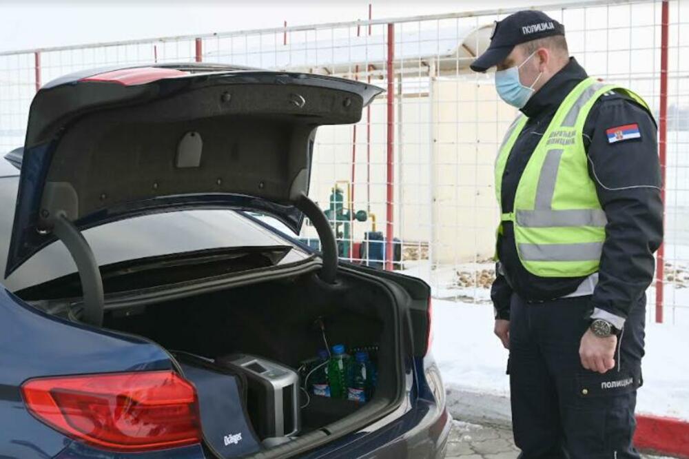 Ovo nikad ne smete imati u automobilu! Ako vas UHVATE, platićete i do 10.000 evra!