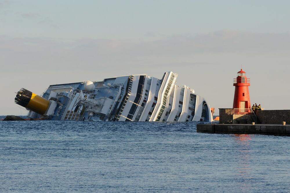 10 GODINA OD STRAVIČNE KATASTROFE! Brodolom KOSTE KONKORDIJE nikada NEĆE biti ZABORAVLJEN (FOTO/VIDEO)
