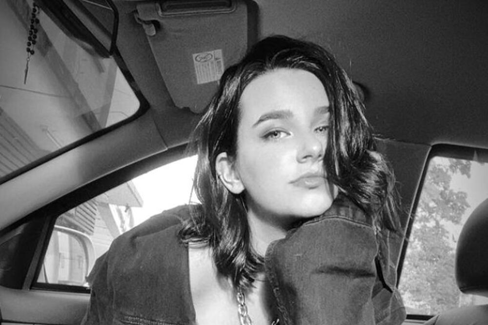 PREMINULA MLADA MANEKENKA, TUGA!