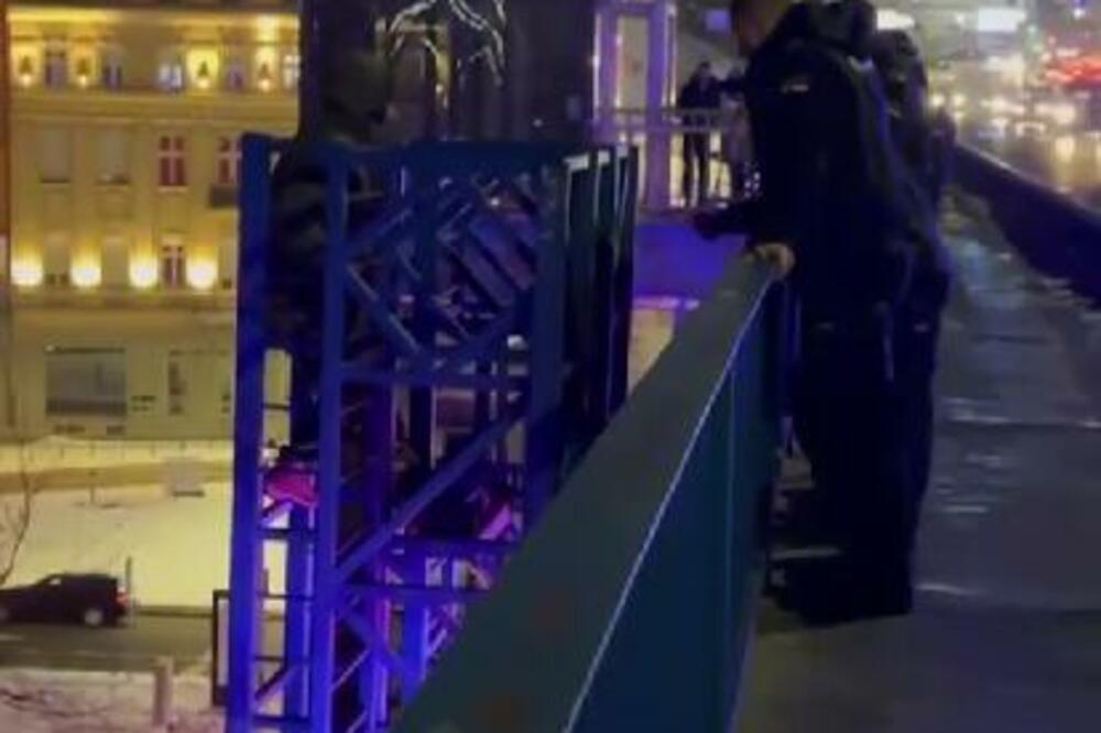 SNIMAK DRAME MUŠKARCA KOJI JE HTEO DA SKOČI! Policija ga sprečila, prevezen je u Lazu Lazarević (VIDEO)