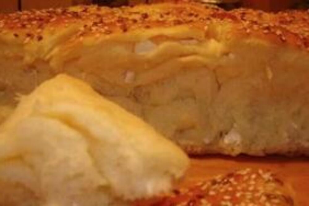 STARINSKA VASILICA JE OBAVEZNA NA TRPEZI ZA MALI BOŽIĆ: Jednostavan recept za tradicionalnu pogaču - meka kao duša