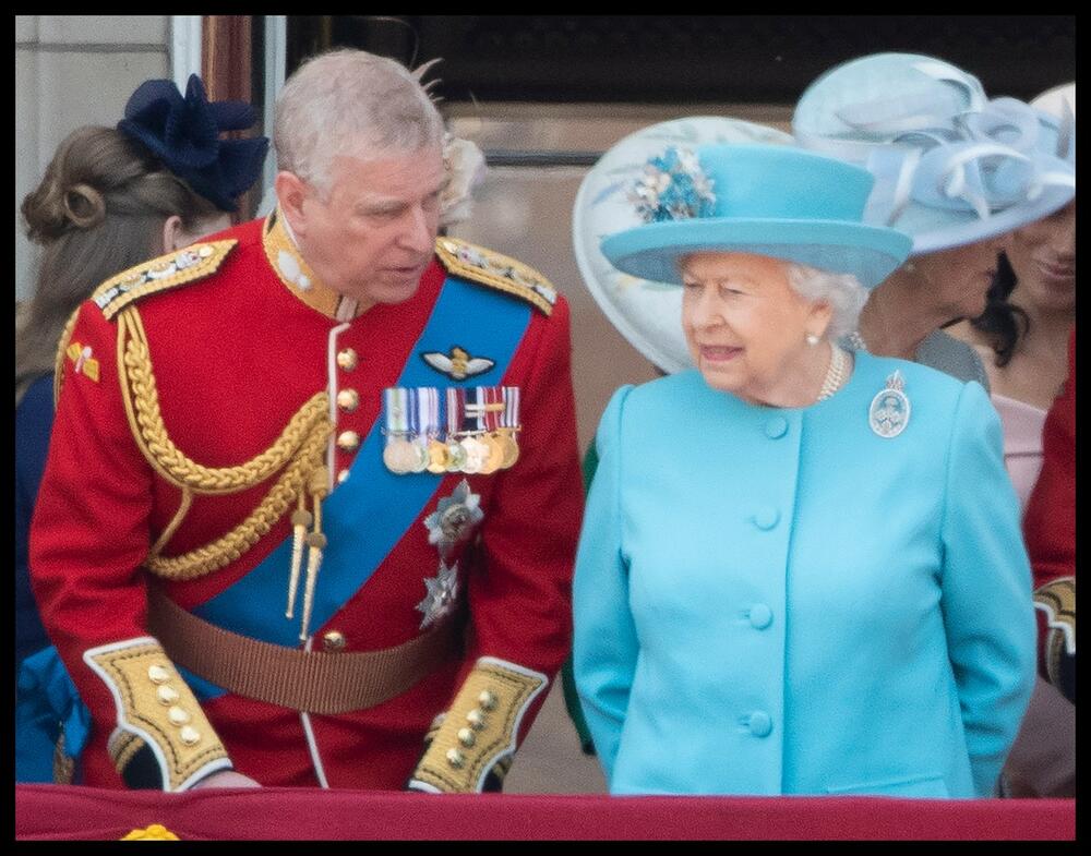 Kraljica Elizabeta II, Princ Endrju