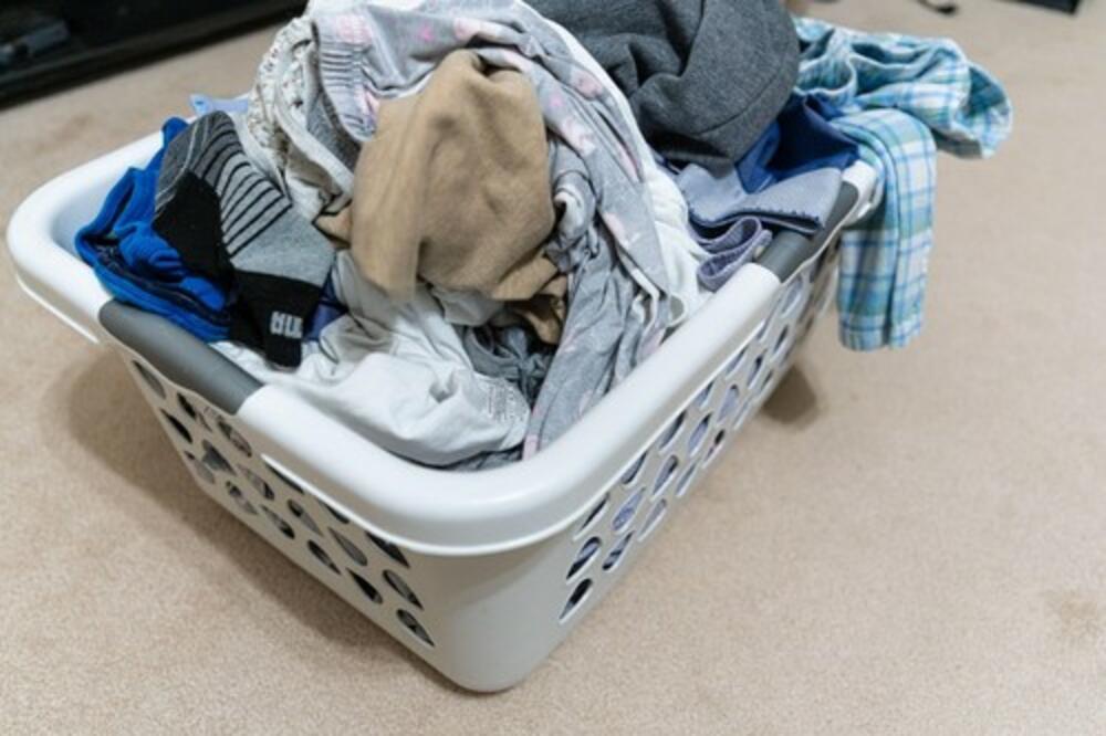 1 VOĆKA POMAŽE KOD SKIDANJA MRLJA, FLEKA I ZNOJA NA ODEĆI: Ovo do SADA NISTE ZNALI, ništa EFIKASNIJE NE POSTOJI