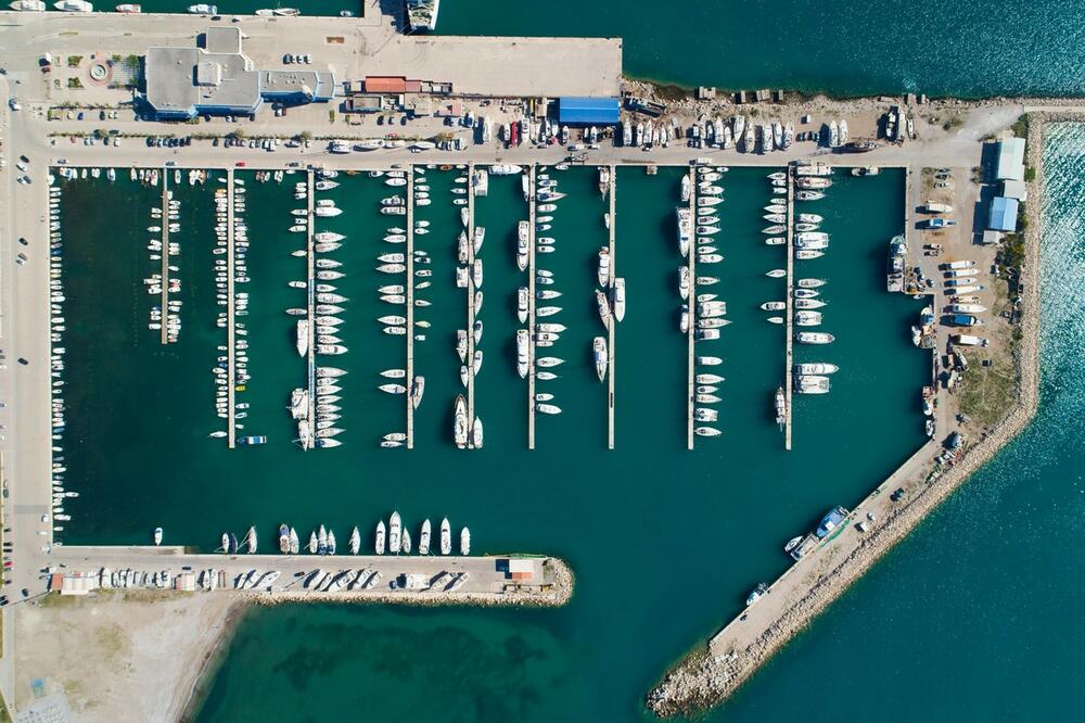 2 OSOBE UHAPŠENE ZBOG KRAĐE U LUCI BAR! Jedna od njih je CARINIK, očekuje se još akcija policije