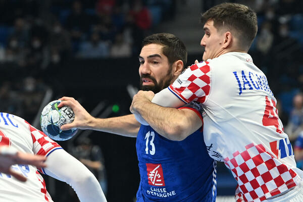 KARABATIĆ NIJE IMAO LEPE REČI ZA HRVATSKE NAVIJAČE: Pogodili su nas sa nekoliko boca i upaljača!