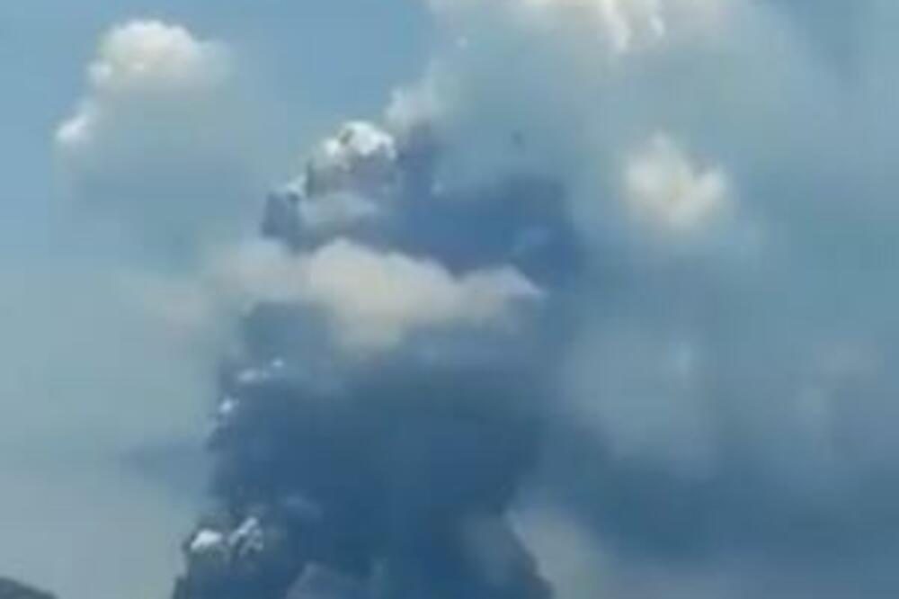 DRAMATIČNI SNIMCI SA PACIFIKA: Proglašena opasnost od CUNAMIJA, vulkani se ne smiruju (VIDEO)