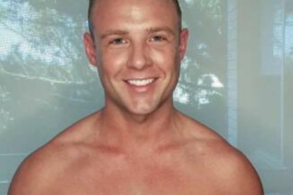 ŽENE SE TRKAJU ZA AKCIJU SA NJIM, NI DEVICE GA NE ODBIJAJU: Ono što SVAKA traži od njega dovešće vas u STANJE ŠOKA!