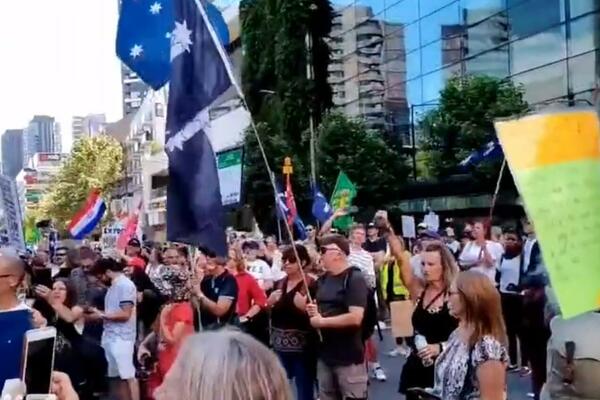 NASTAVLJAJU SE PROTESTI NA ULICAMA MELBURNA: Cilj je jasan - DA NOVAK ZAIGRA NA AUSTRALIJAN OPENU! (VIDEO)