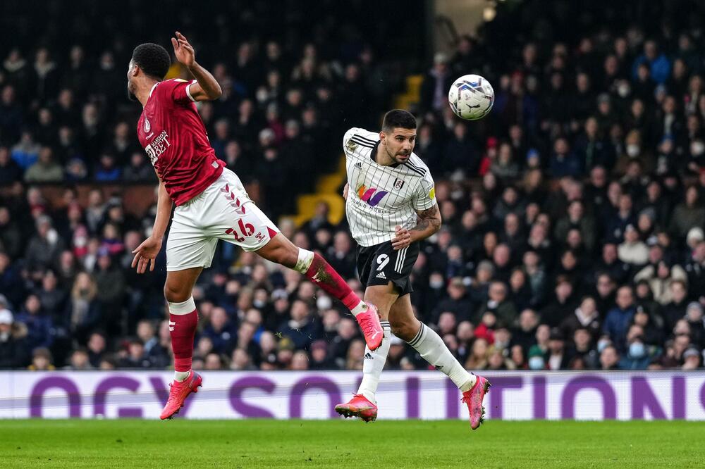 MITROVIĆ PROTIV JAKOG RIVALA NA STARTU PREMIJER LIGE! Sezonu otvaraju Kristal Palas i Arsenal! (FOTO)