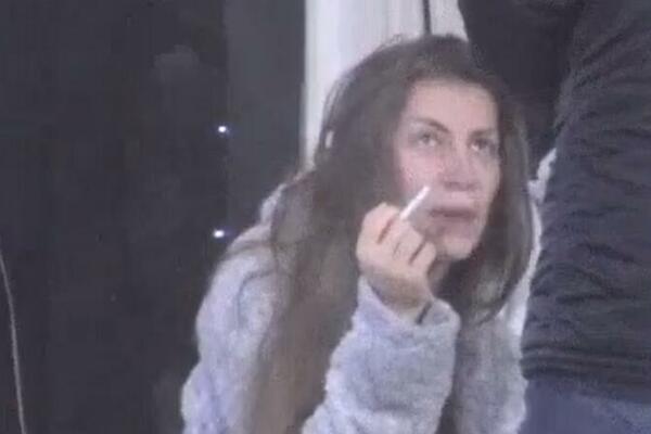 SKANDALOZNO! DALILA DOŽIVELA NERVNI SLOM PA SE ISEKLA!