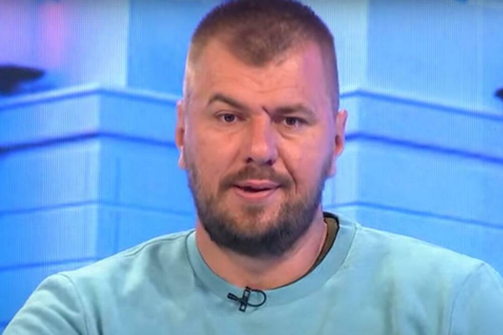 Janjuš objavio sliku sa novom devojkom