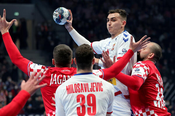 PUNO NABOJA - SJAJNA RUKOMETNA PREDSTAVA! SRBIJA HRABRO "PALA" PROTIV HRVATA! FALILO JE MALO SREĆE I SNAGE!