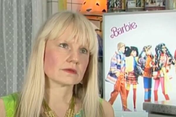 SVAKA DEVOJČICA BI JOJ POZAVIDELA! OVA ŽENA IMA 18.000 BARBIKA, sakupljala ih je 26 GODINA (VIDEO)