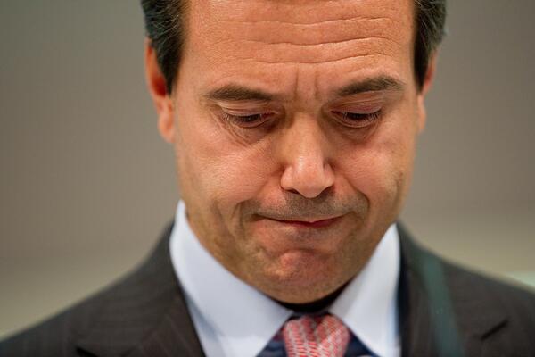 "ŽAO MI JE": Predsednik Kredi Svisa podneo OSTAVKU!