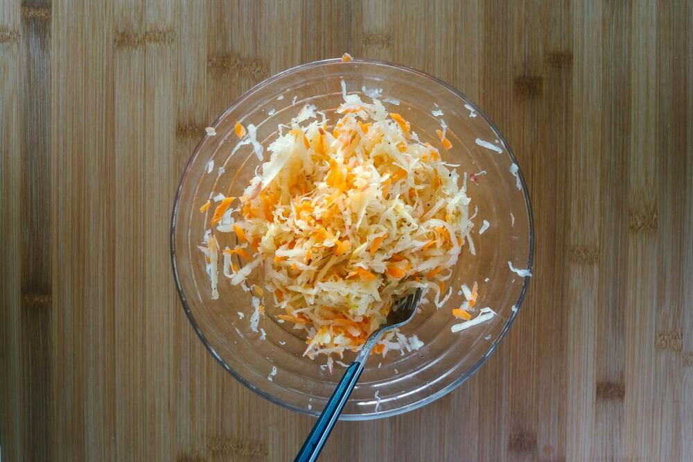 ZDRAVA SALATA KOJA TOPI KILOGRAME: Jedite je na OVAJ NAČIN, puna je GVOŽĐA