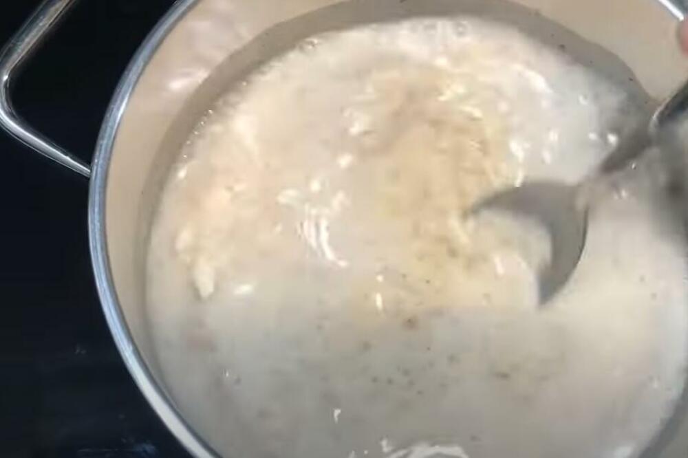 OVAJ DORUČAK ZOVU I "SIROTINJSKA HRANA", A NEMA SRBINA KOJI GA NE VOLI: Ovako se SPREMA NA STARINSKI NAČIN (RECEPT)