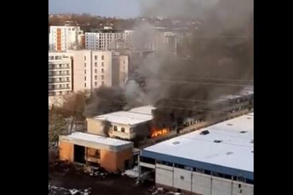 GUST DIM SE NADVIO NAD NOVIM BEOGRADOM! Kulja vatra u krugu firme "IMT" (VIDEO)