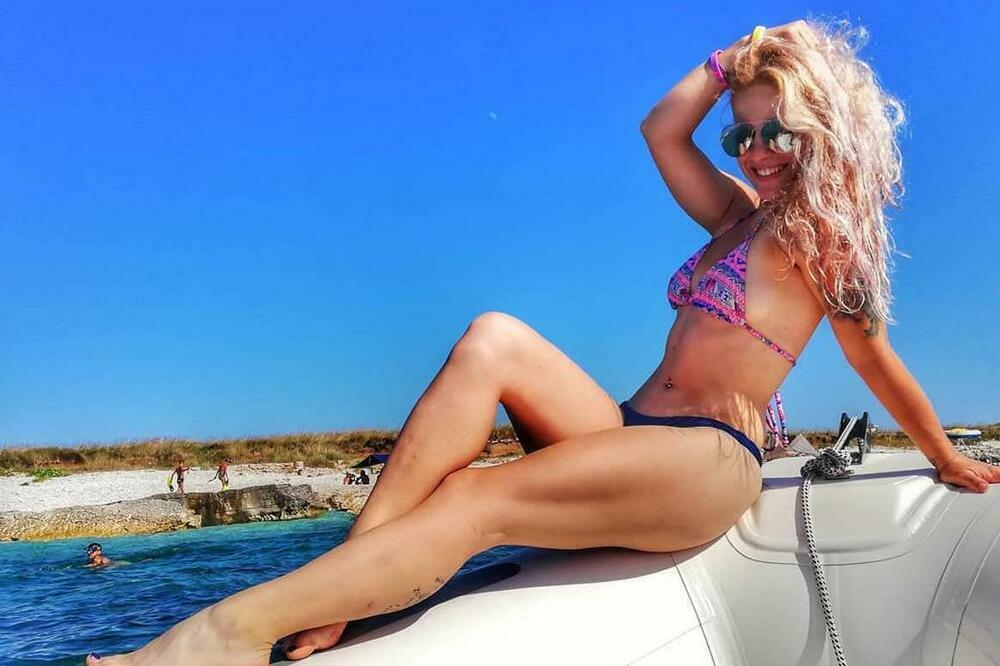 DIREKTNO SA SAJTA ZA ODRASLE UŠLA U BAR: Nova TAKMIČARKA pomutiće um BAROVCIMA! (FOTO)