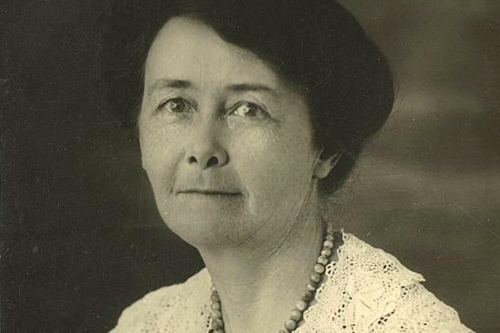 „KAD GOD BIH UGLEDALA ŠAJKAČU…“ : Niko o Srbima nije pisao kao OVA AUSTRALIJANKA, evo zašto nas je TOLIKO VOLELA!