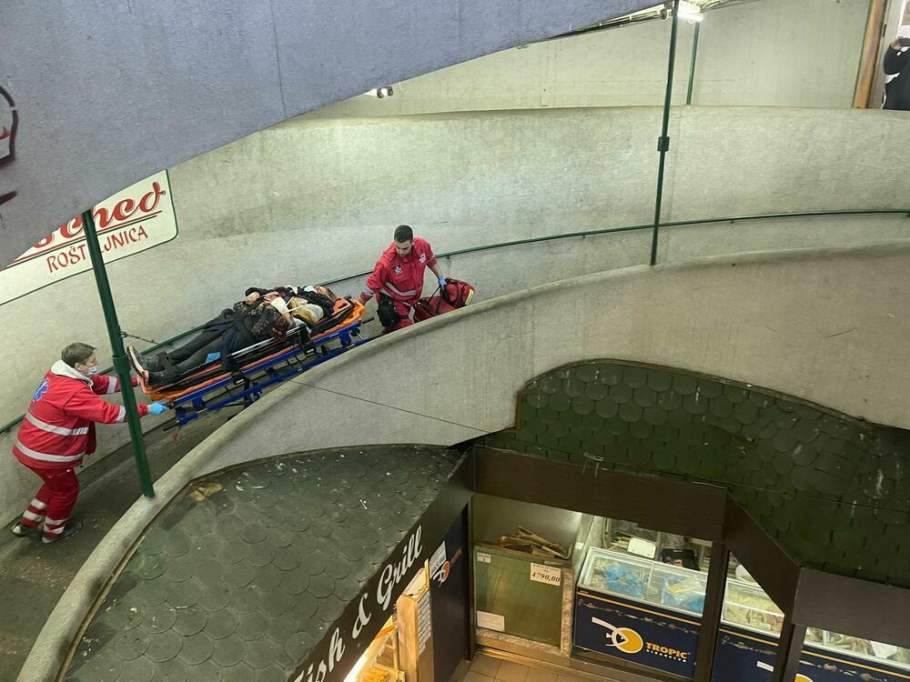 Novi Beograd, Pijaca, Srušio se zid