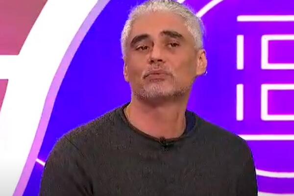 SLOBA DOŽIVEO JEZIVO NASILJE: Počeo je da ga DAVI, a onda i ŠUTIRA po INTIMNIM delovima!