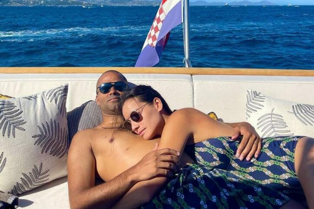 LJUBITELJI TENISA POLUDELI ZA PRELEPOM FRANCUSKINJOM: Smuvala je košarkašku legendu, a sada pleni sa MALIH EKRANA!